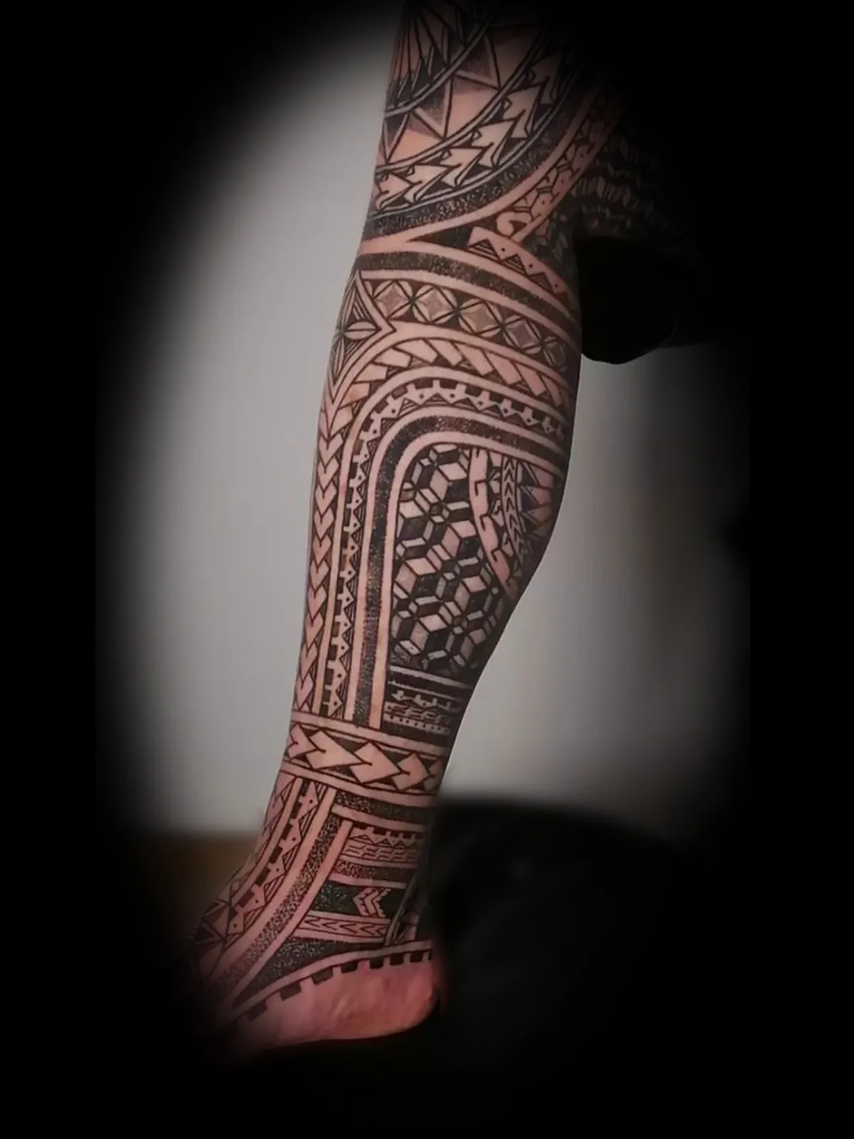 Maori Tattoo Bein